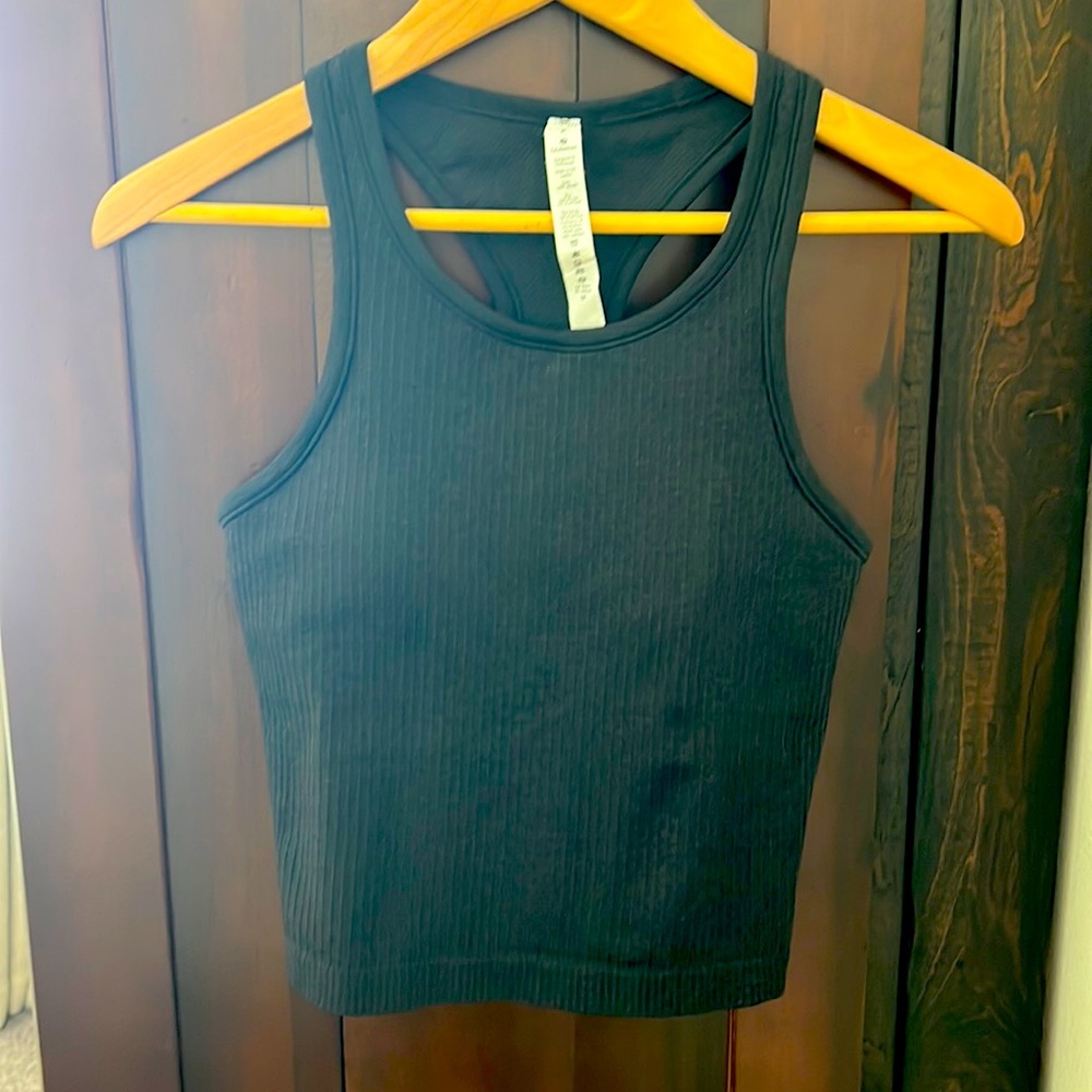 Lululemon ebb to street crop top black size 8